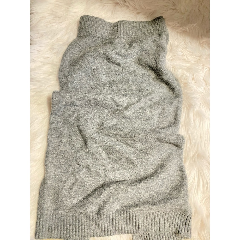 Grey Knitted pencil skirt